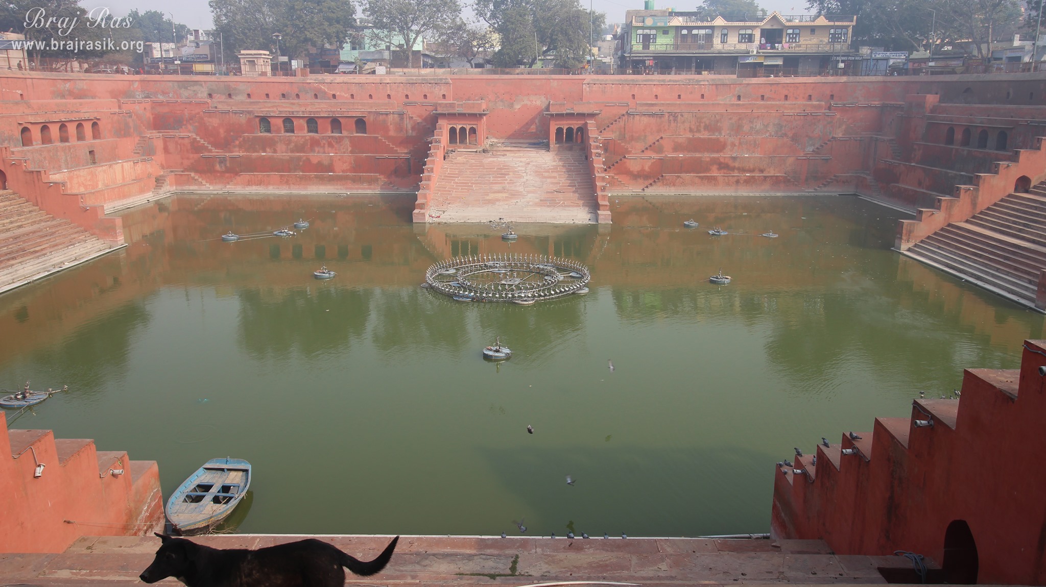 A close view of Potra Kund, Mathura