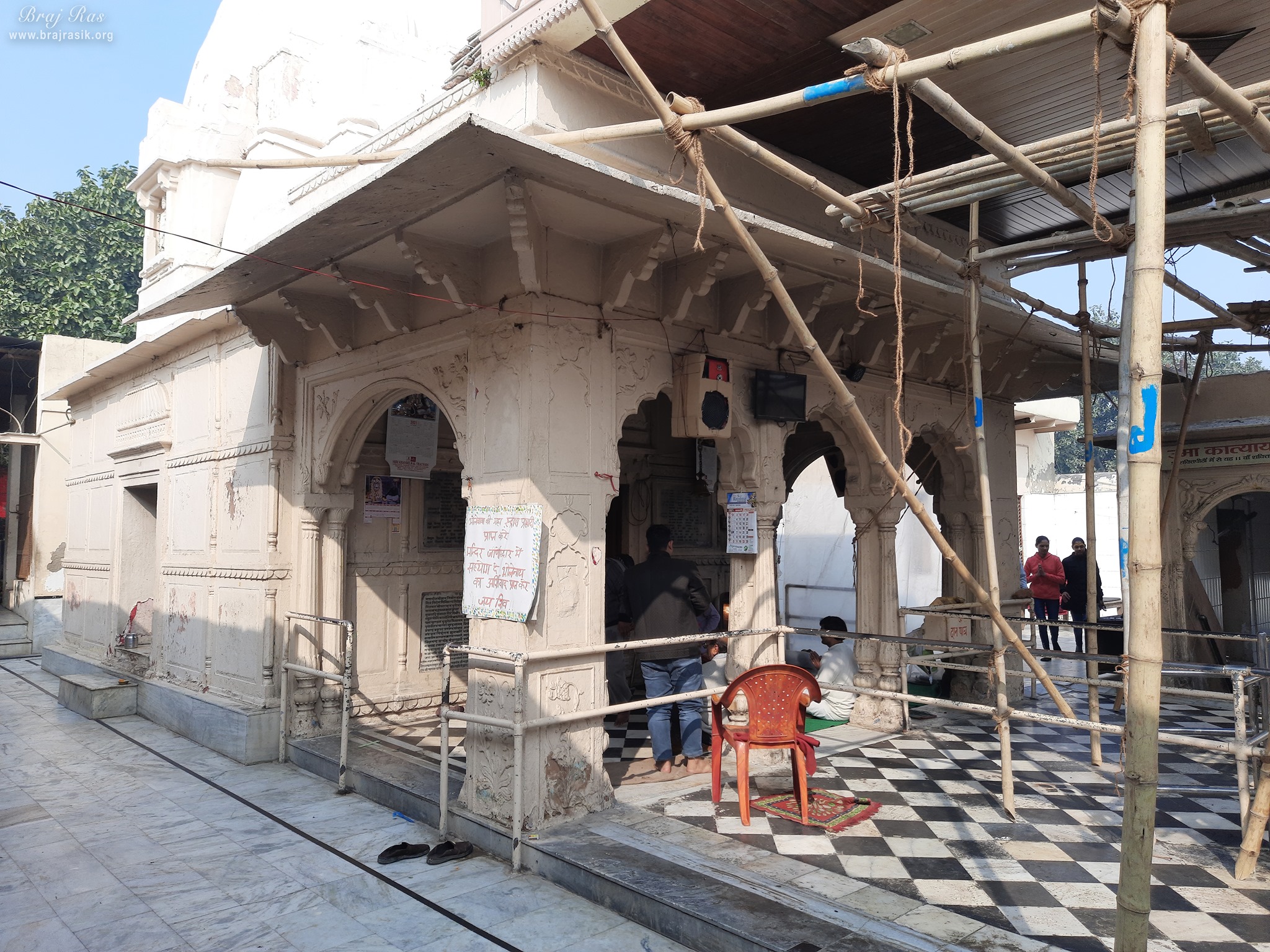 View of temple courtyard at Bhuteshwar Mahadev Temple, Mathura