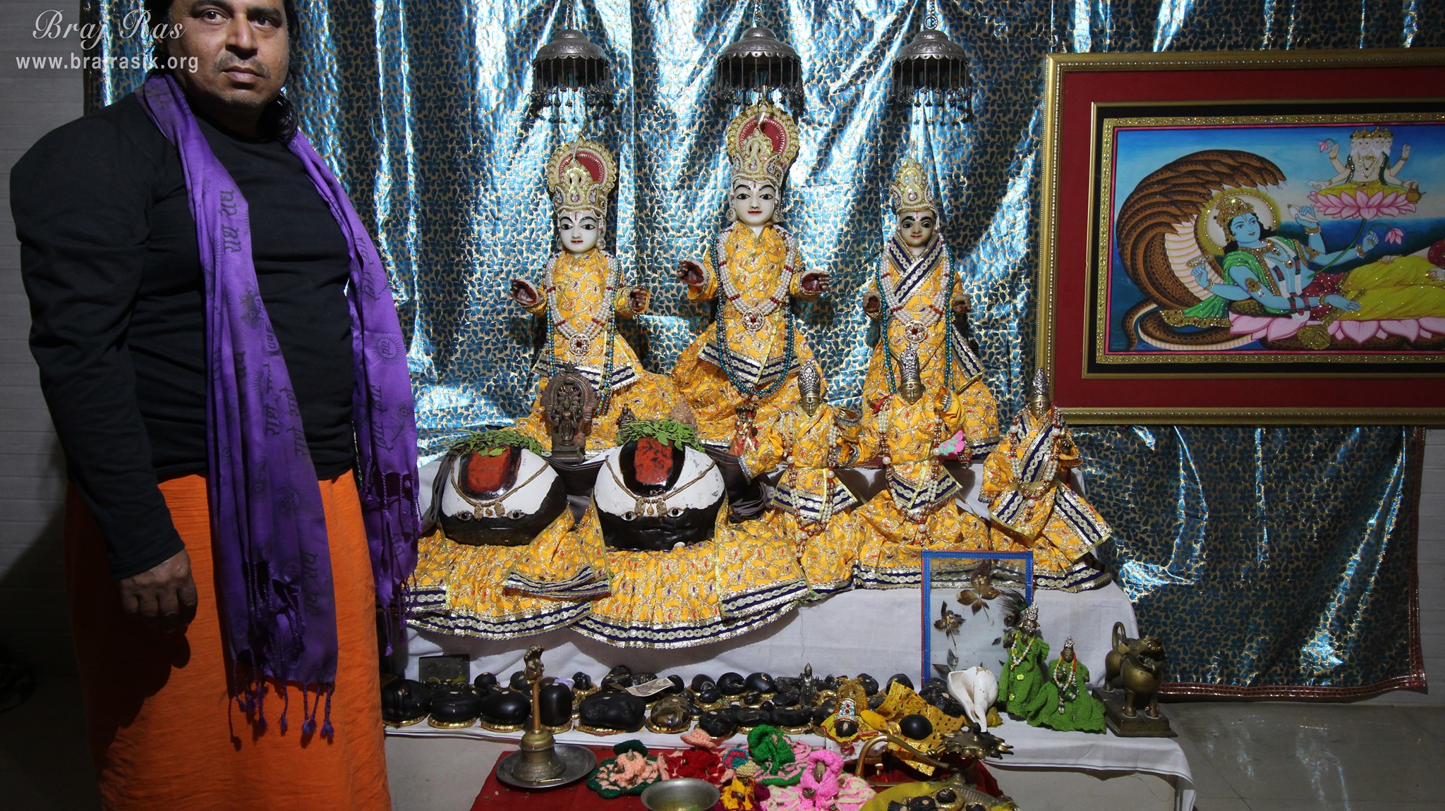 Darshan of Shri Sawaman Shaligram Temple, Vrindavan