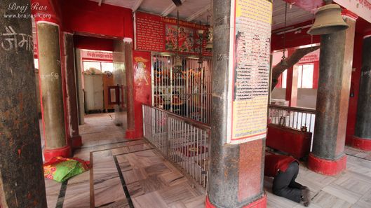 A nice view of temple courtyard at Kankali ­Devi Temple, Mathura