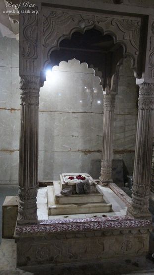 Samadhi of Shri Malook Das Ji Maharaj at Sri Malook Peeth, Vrindavan