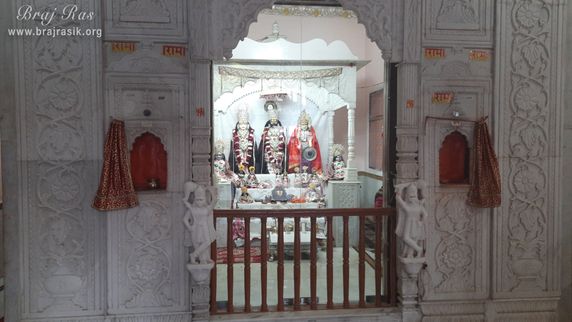 Distant Darshan of Shri Sitaram Ji at Sri Malook Peeth, Vrindavan