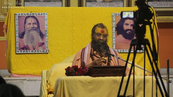 Distant view of Shri Rajendradas Ji Maharaj at Sri Malook Peeth, Vrindavan