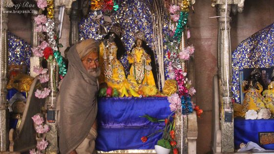 Distant darshan of Shri Radha Rajendra Ji at Tikari Rani Temple (Devraha Baba Bhakti Dham), Vrindavan