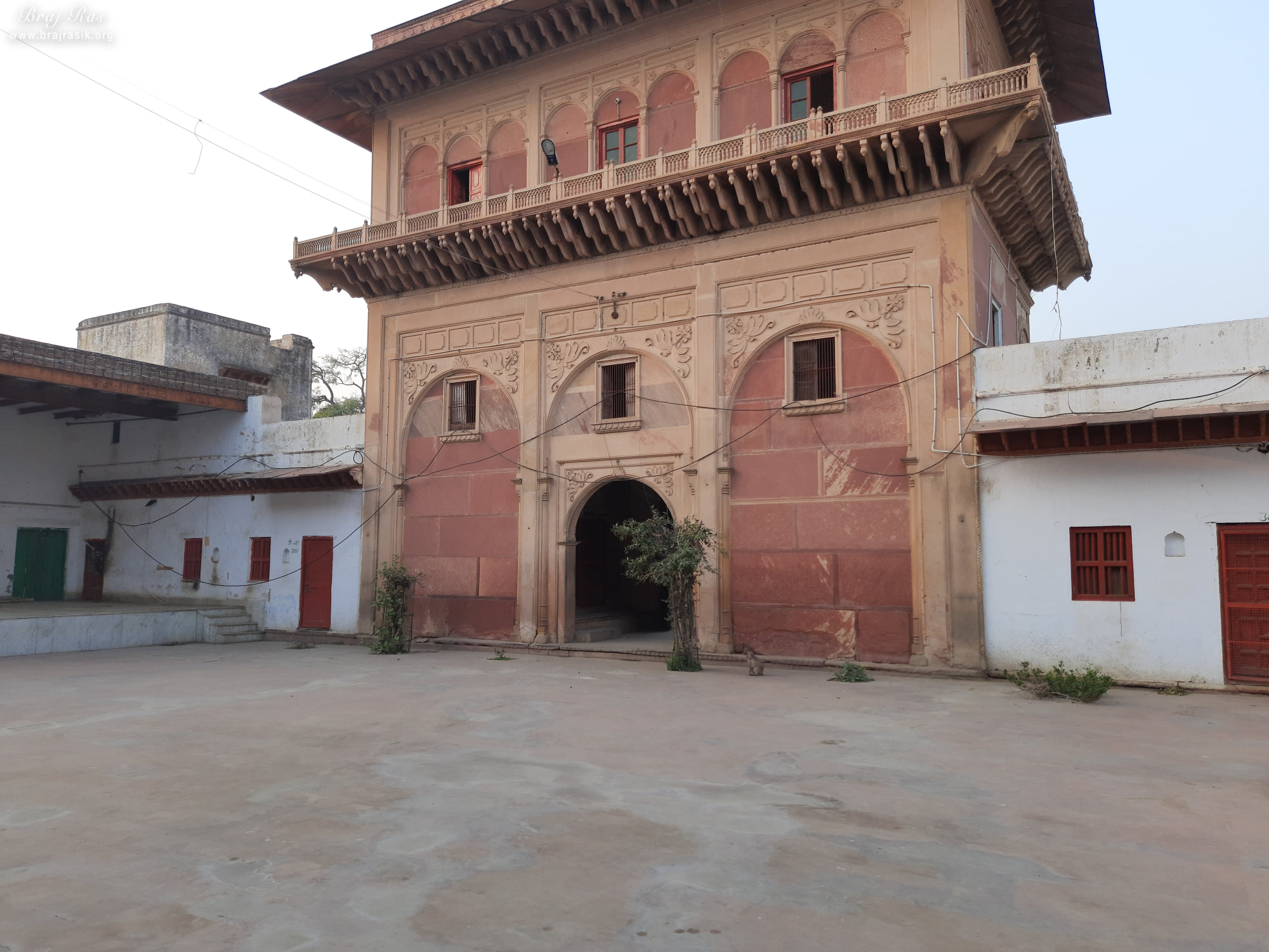 Entrance view at Tikari Rani Temple (Devraha Baba Bhakti Dham), Vrindavan