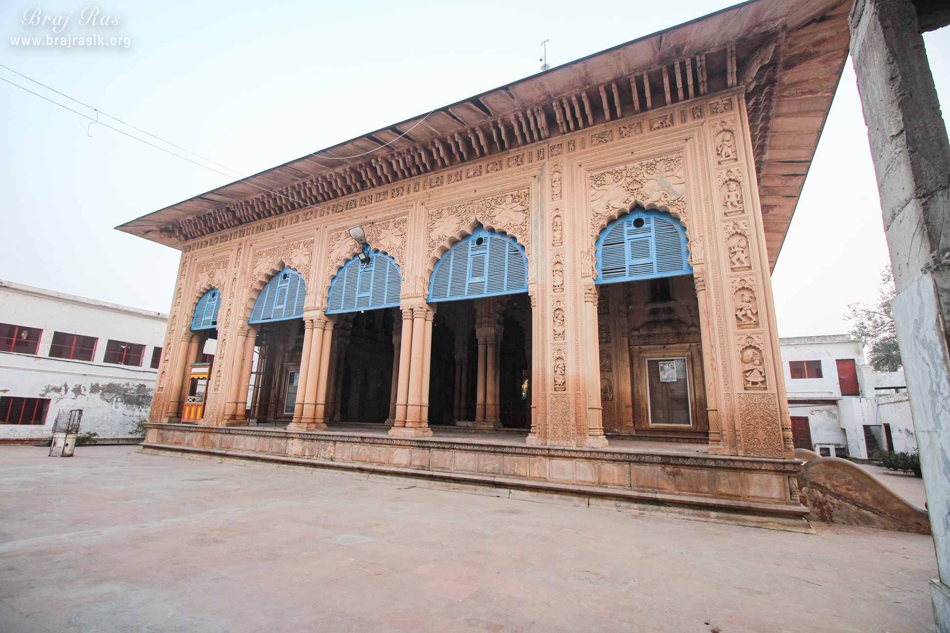 View of Tikari Rani Temple (Devraha Baba Bhakti Dham), Vrindavan
