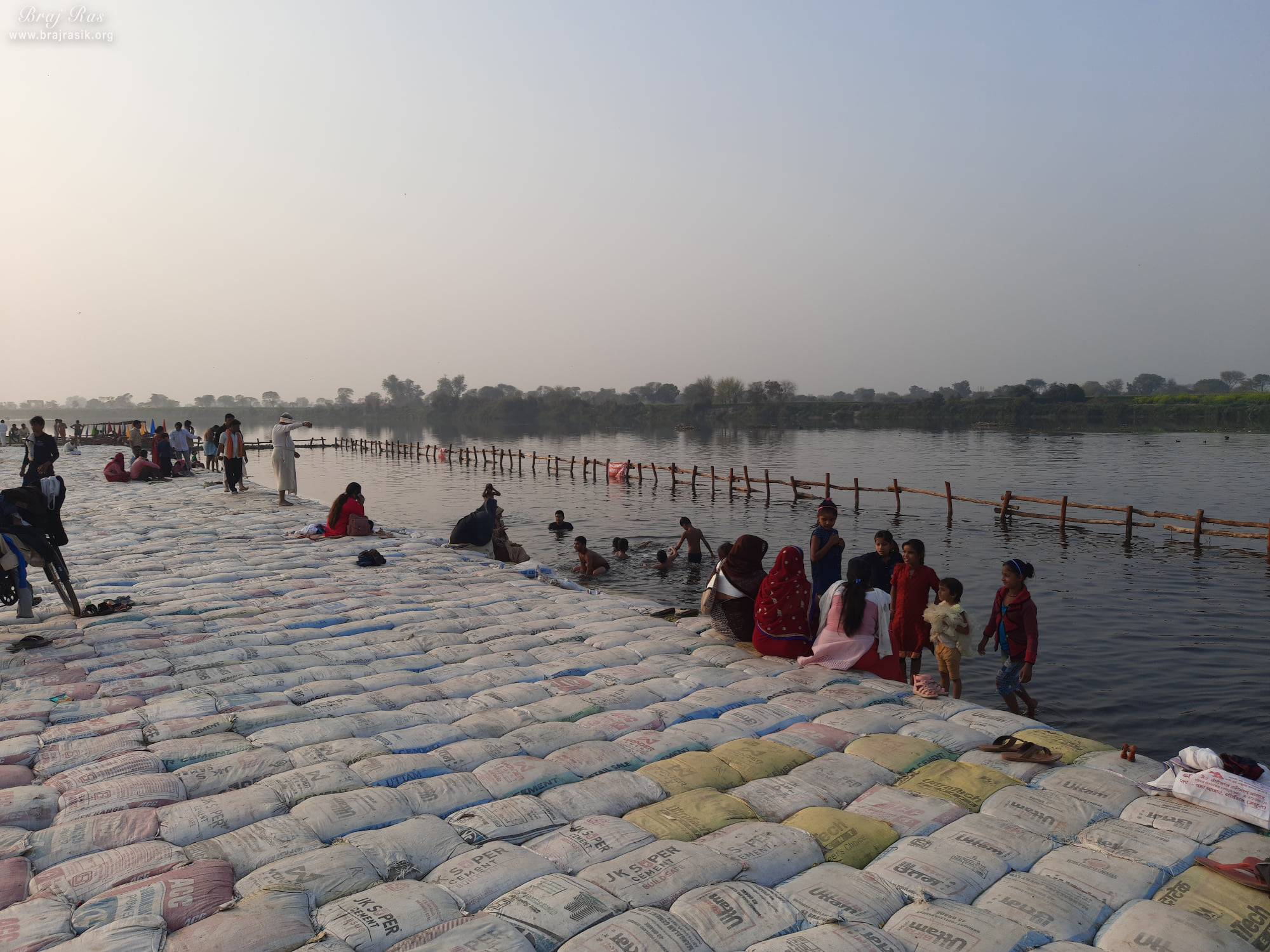 Devotees taking holy bath in Yamuna Ji at Vrindavan Kumbh 2021