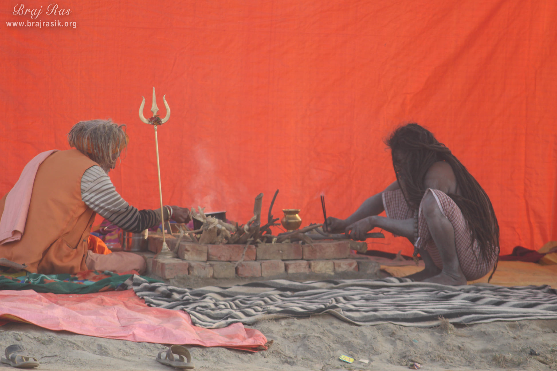 Devotees preparing for worship at Vrindavan Kumbh 2021