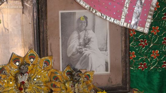 Close darshan of Maa Anandamayi below deities at Shri Vrindavan Vihari Temple, Vardhman Kunj, Vrindavan