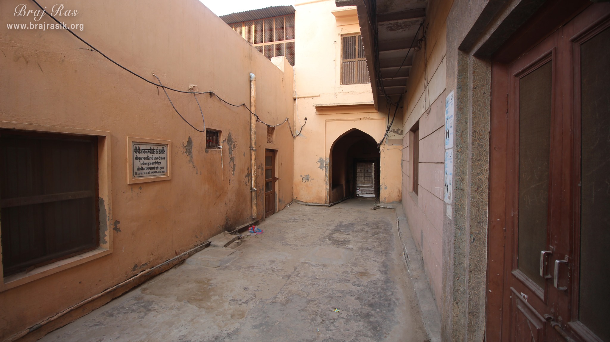 Inside way to Shri Vrindavan Vihari Temple, Vardhman Kunj, Vrindavan