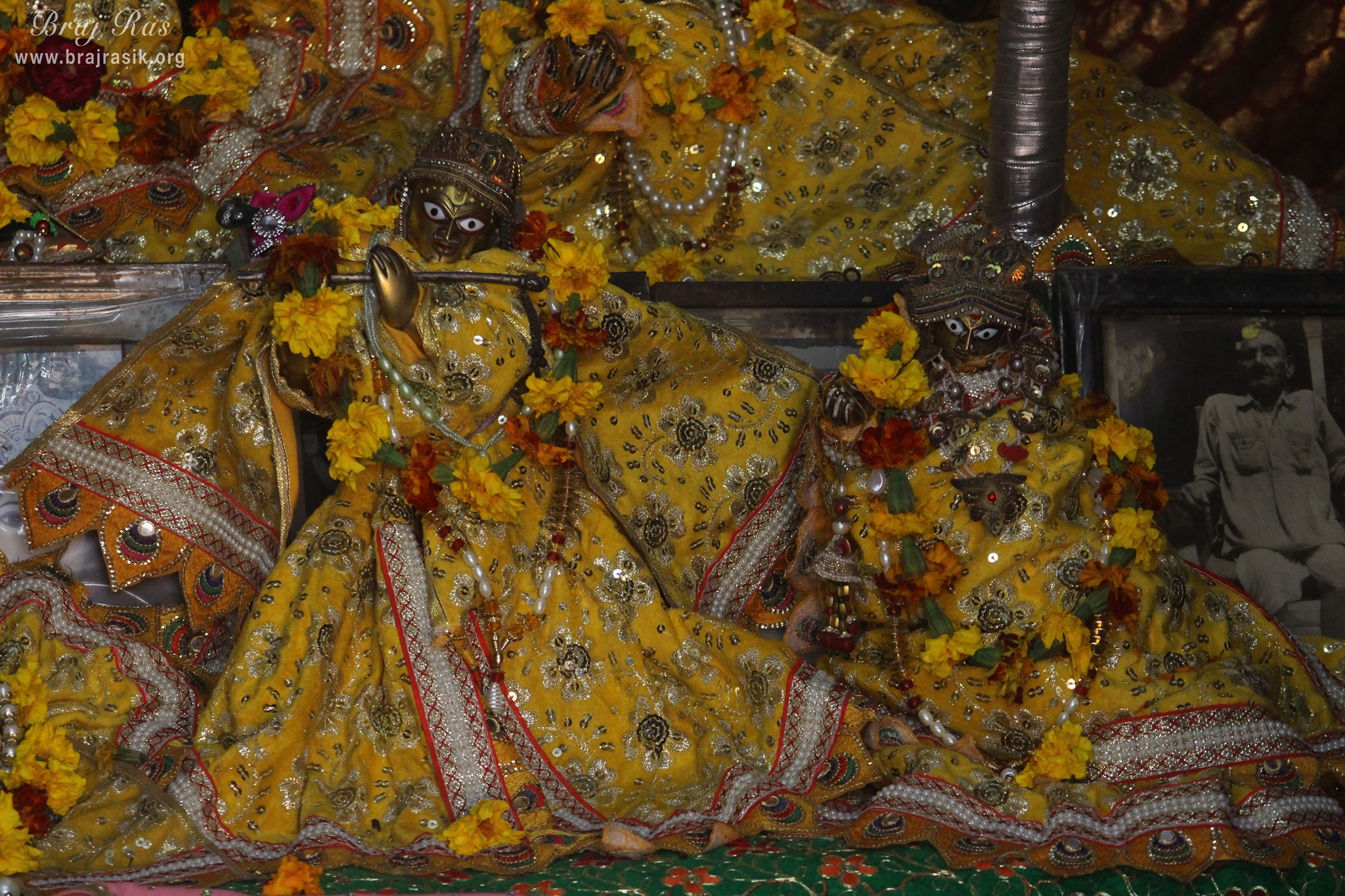 A small deity of Shri Radha Krishna at Shri Vrindavan Vihari Temple, Vardhman Kunj, Vrindavan