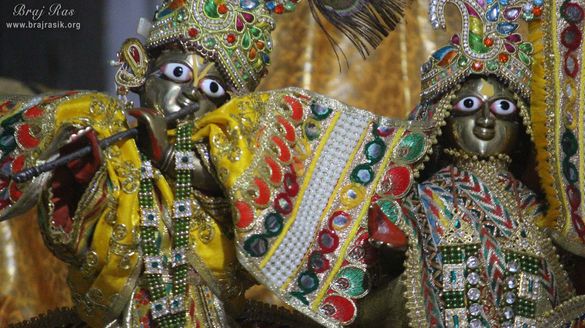 Close darshan of Shri Yugal Kishor Temple, Vrindavan