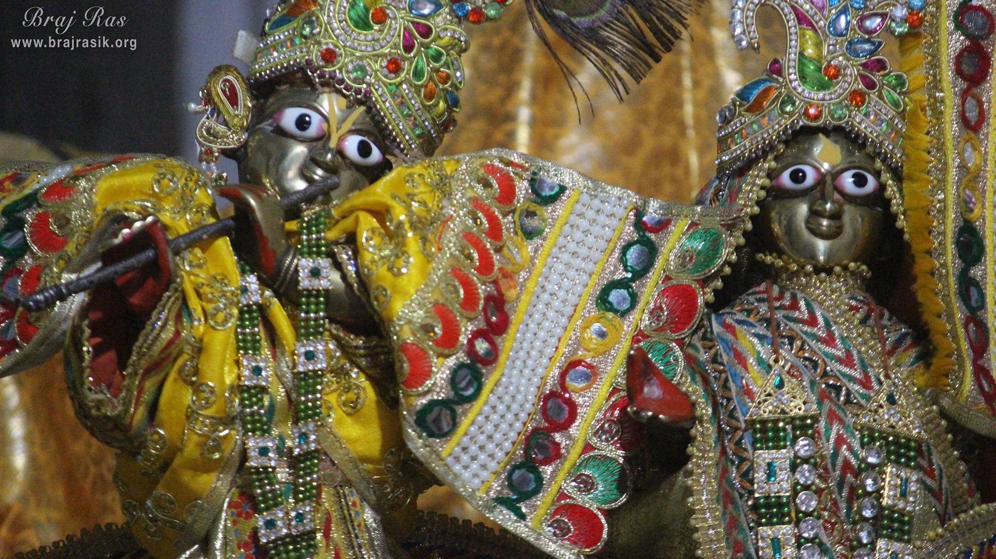 Close darshan of Shri Yugal Kishor Temple, Vrindavan