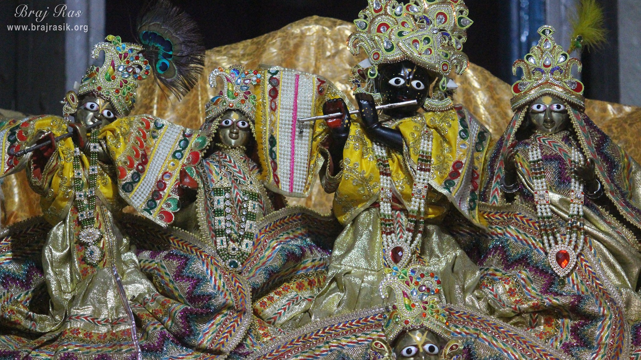 Darshan of Shri Radha Krishna and Shri Yugal Kishor inside Shri Yugal Kishor Temple, Vrindavan