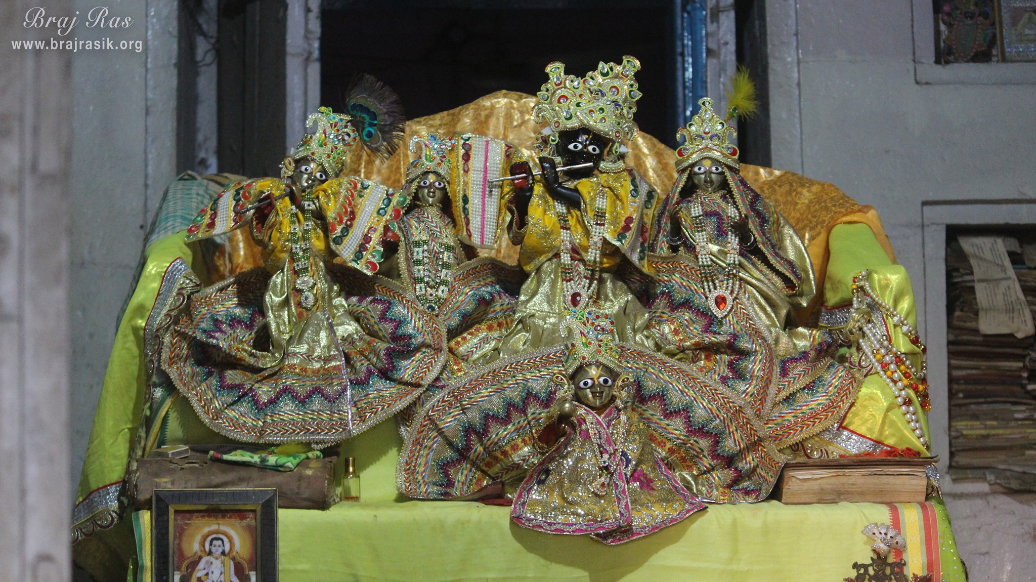 Deity darshan at Shri Yugal Kishor Temple, Vrindavan