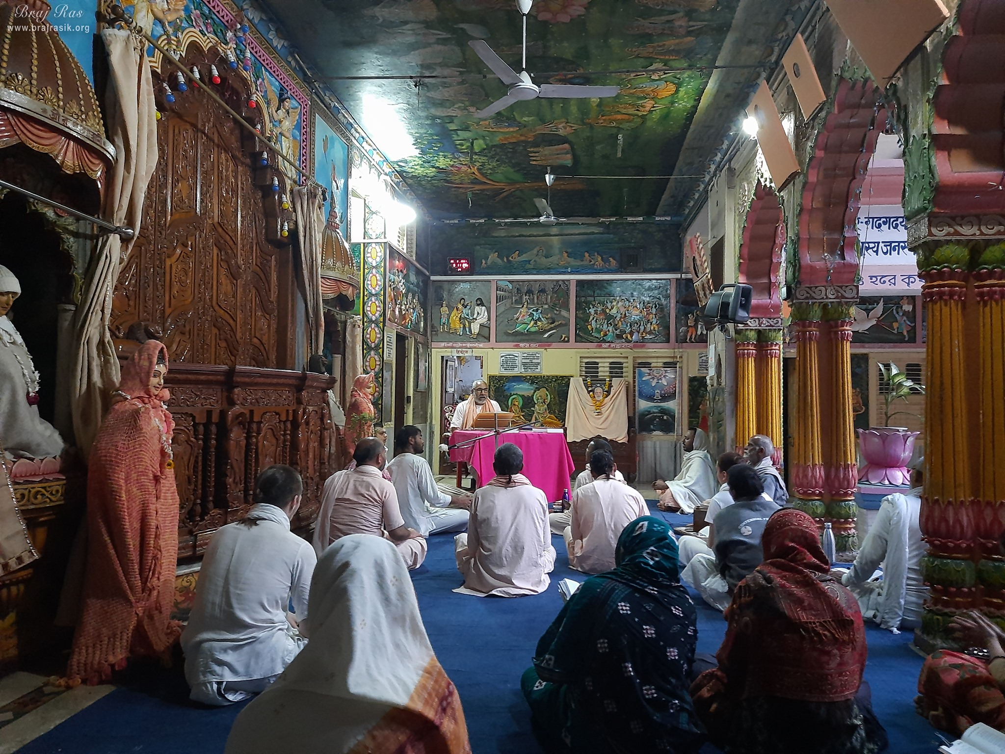 A nice view of devotees doing kirtan at Shri Roop Sanatan Gaudiya Math, Vrindavan