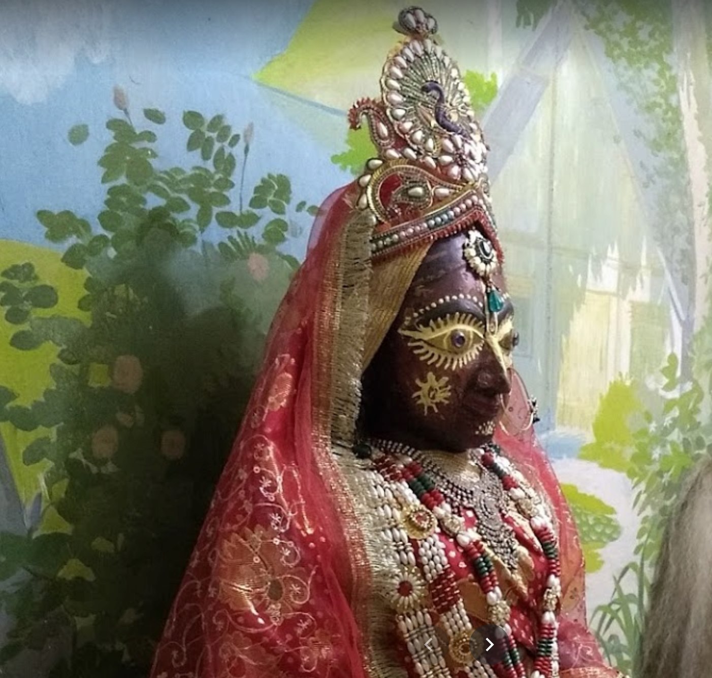 Darshan of Shri Paurnamasi Ji from left side at Shri Paurnamasi Devi (Yogmaya Temple), Vrindavan