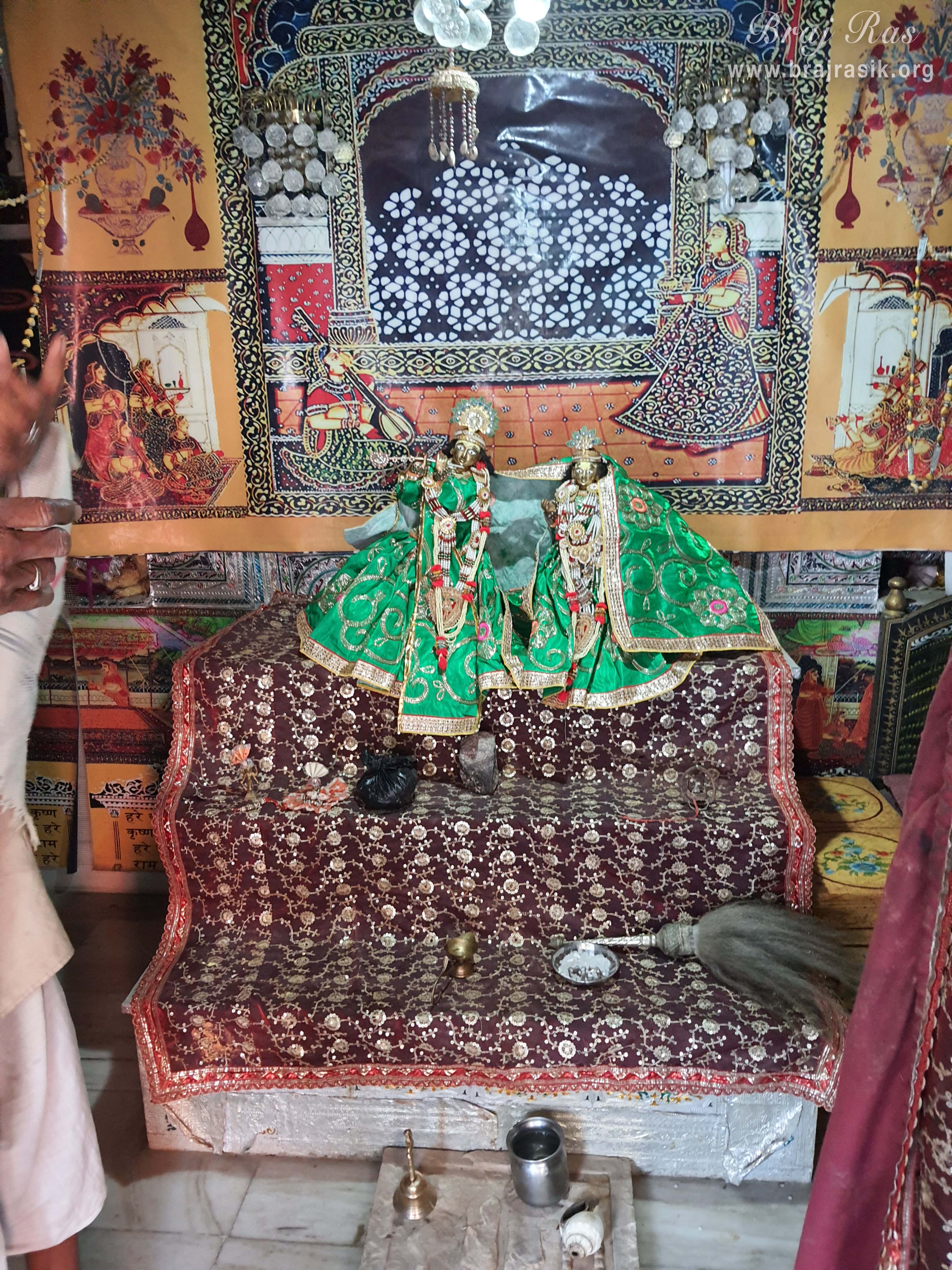 Shri Deh Bihariji at Deha Kund, Uncha Gaun.