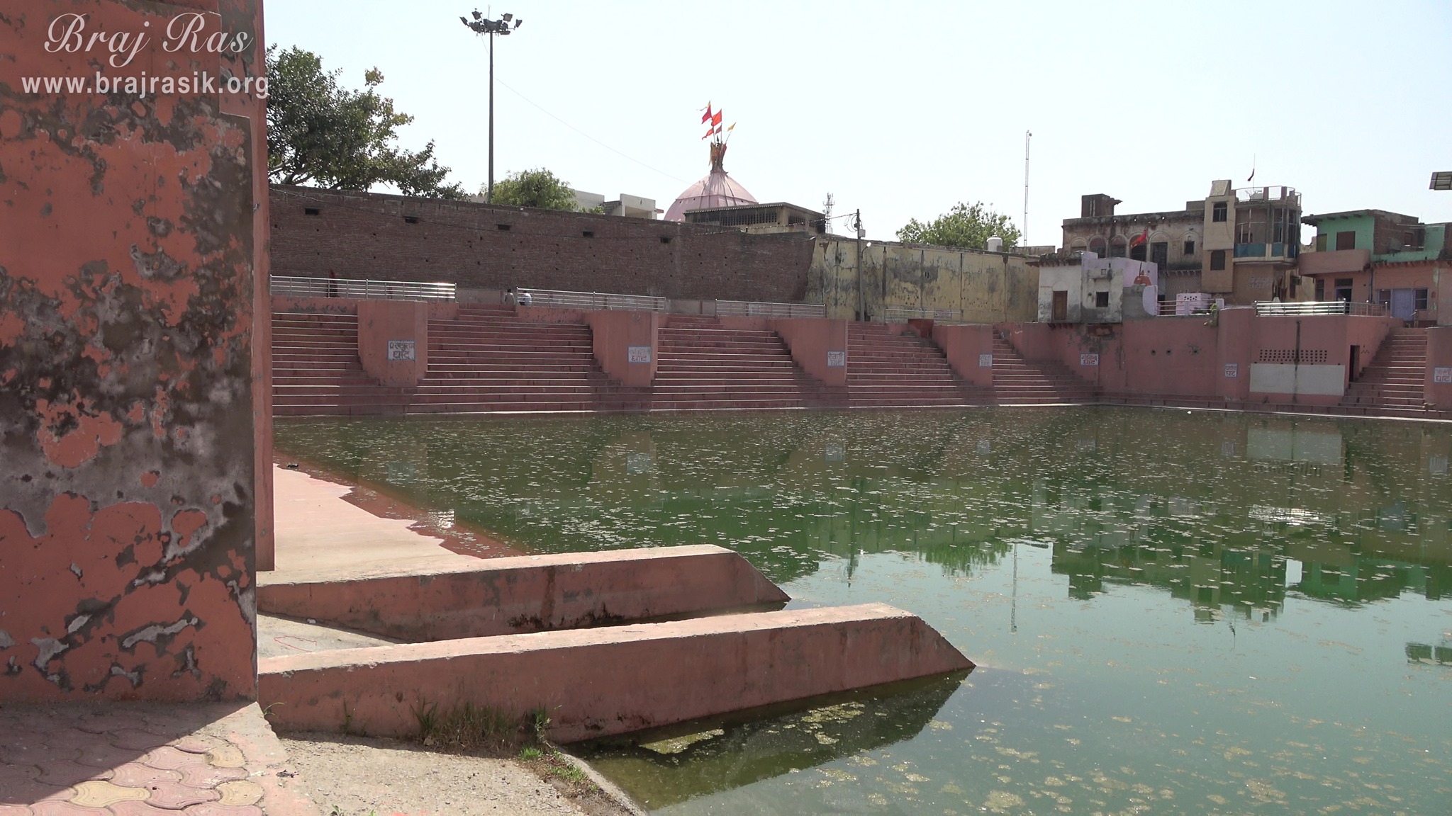 A beautiful darshan of Ksheersagar (Shankarshan Kund) at Shri Dauji temple, Lauhavan