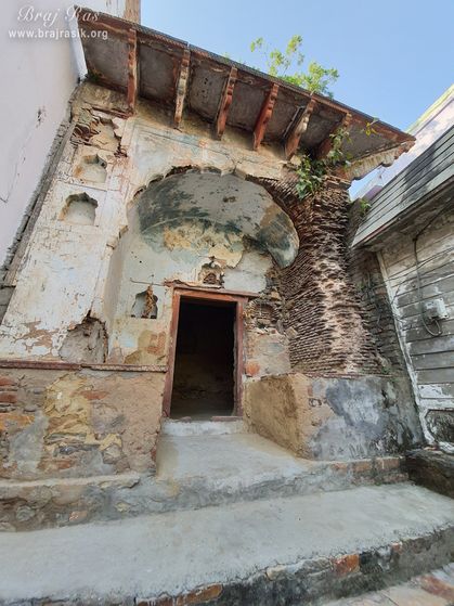 View of the old entrance at Ashtasakhi Temple - Barsana