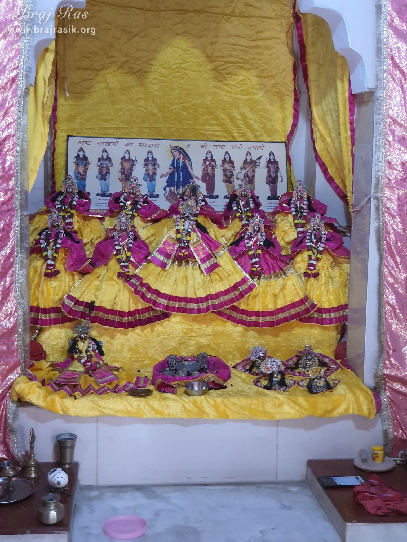 Beautiful darshan of Ashtasakhi at Ashtasakhi Temple - Barsana