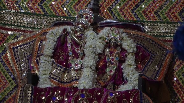 A beautiful darshan of Shri Radha Krishna at Shri Kushal Bihari Temple in Barsana