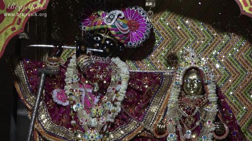 Close darshan of Shri Kushal Bihari Ji at Shri Kushal Bihari Temple in Barsana