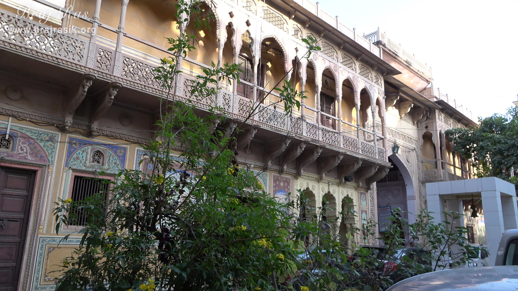 Beautiful view of the architecture of Shri Kushal Bihari Temple in Barsana