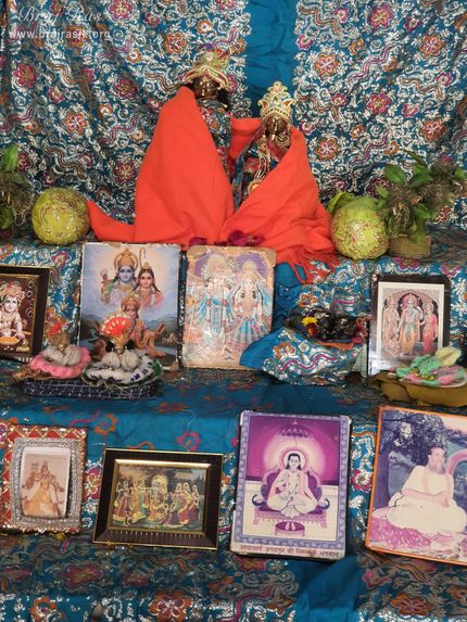 श्री कृष्ण चंद्रमा जू मंदिर, वृंदावन में श्री राधा कृष्ण चंद्रमा जू के सुन्दर दर्शन