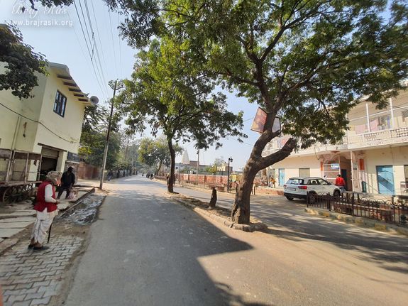 View of parikrama marg at Shri Dau Ji Ki Bagichi, Vrindavan