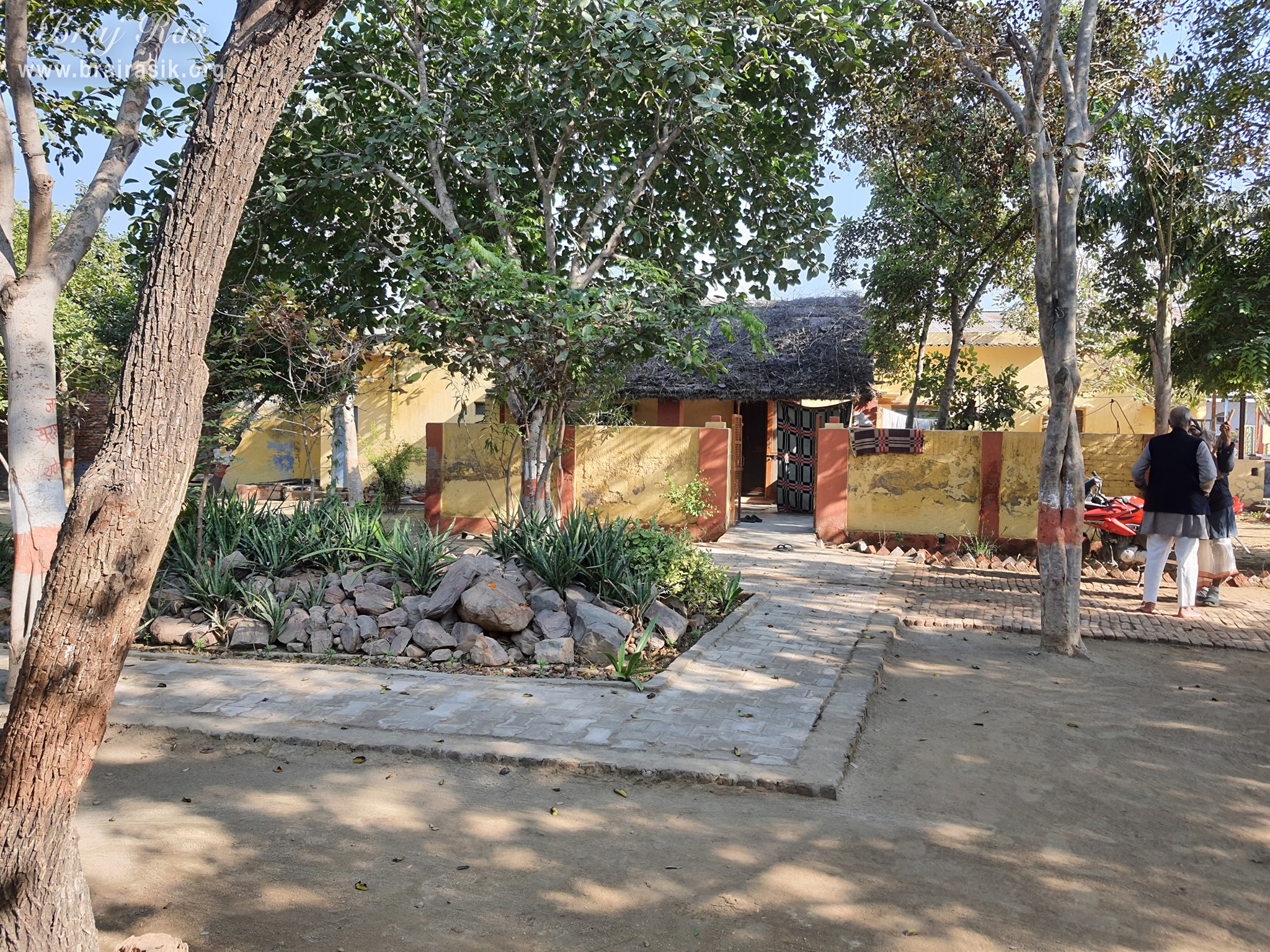 A beautiful inside view of Surdas Kuti, Chandra Sarovar, Parasauli