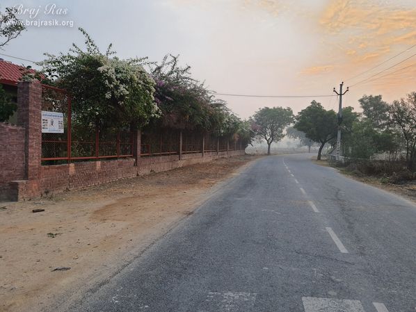 A beautiful view of the road beside Ramtal, Vrindavan