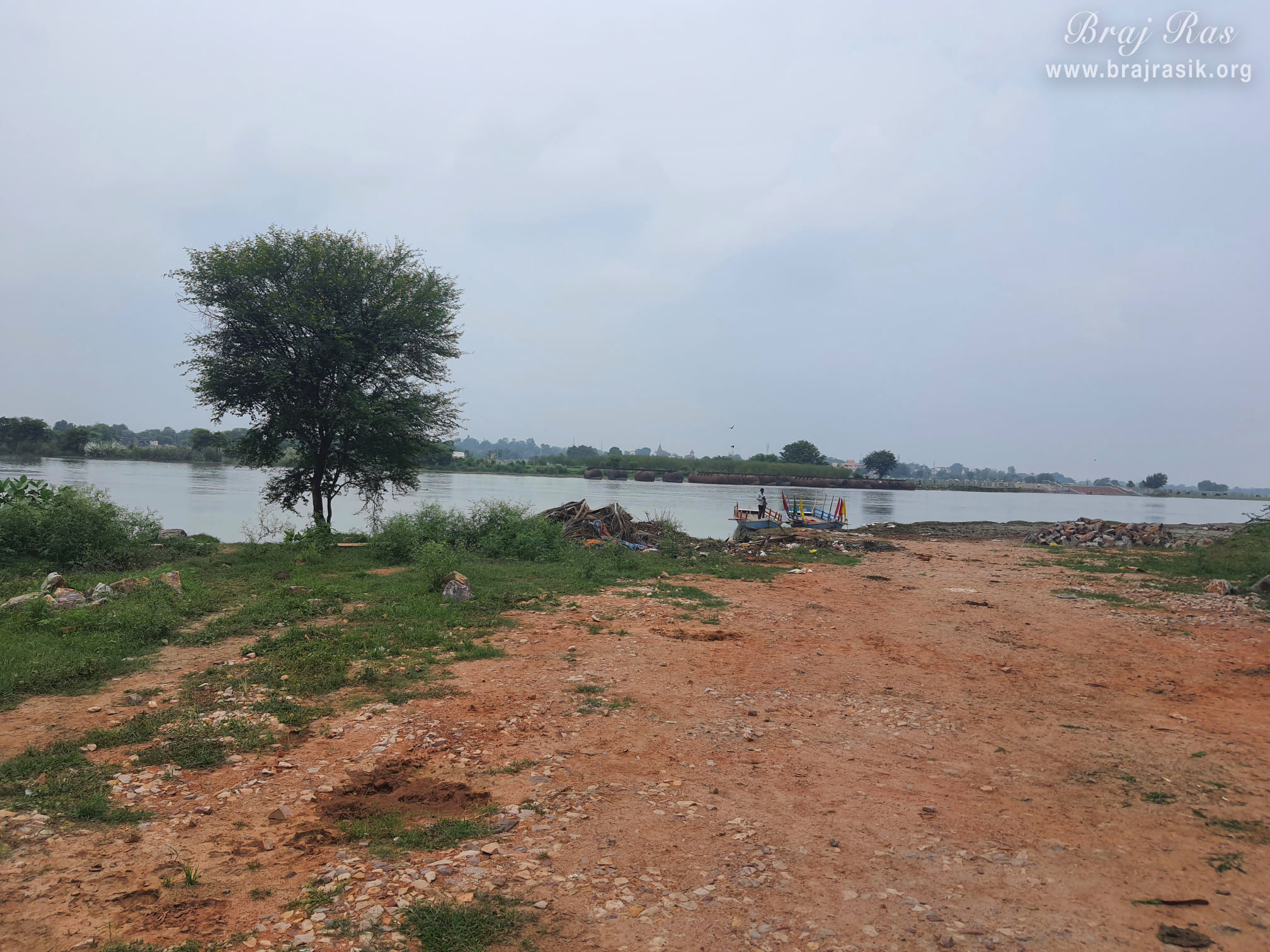 One may see another side of Yamuna from Devaraha Baba Samadhi/Bhajan Sthal.