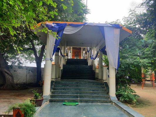 Stairs leading to Devaraha Baba Samadhi/Bhajan Sthal.