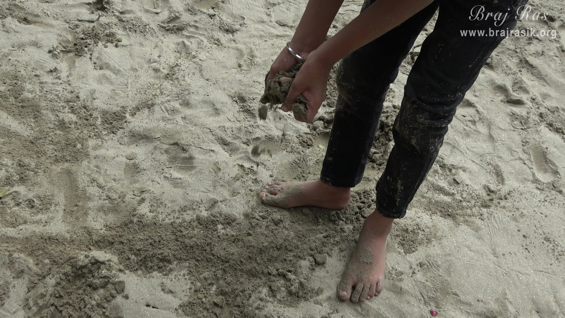 The beautiful sand of Ramanreti, Gokul - Braj, which is touched by the Lotus Feet of Shri Krishn.