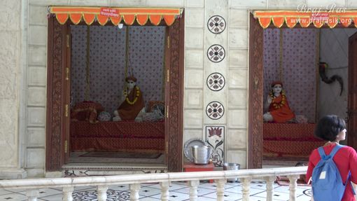 Darshan of Swami Karshni Gopaldas Ji and Shri Chandra Ji at Ramanreti, Gokul - Braj.