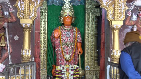 Close darshan of Shri Hanuman Ji at Hanuman Garhi Temple, Vrindavan.