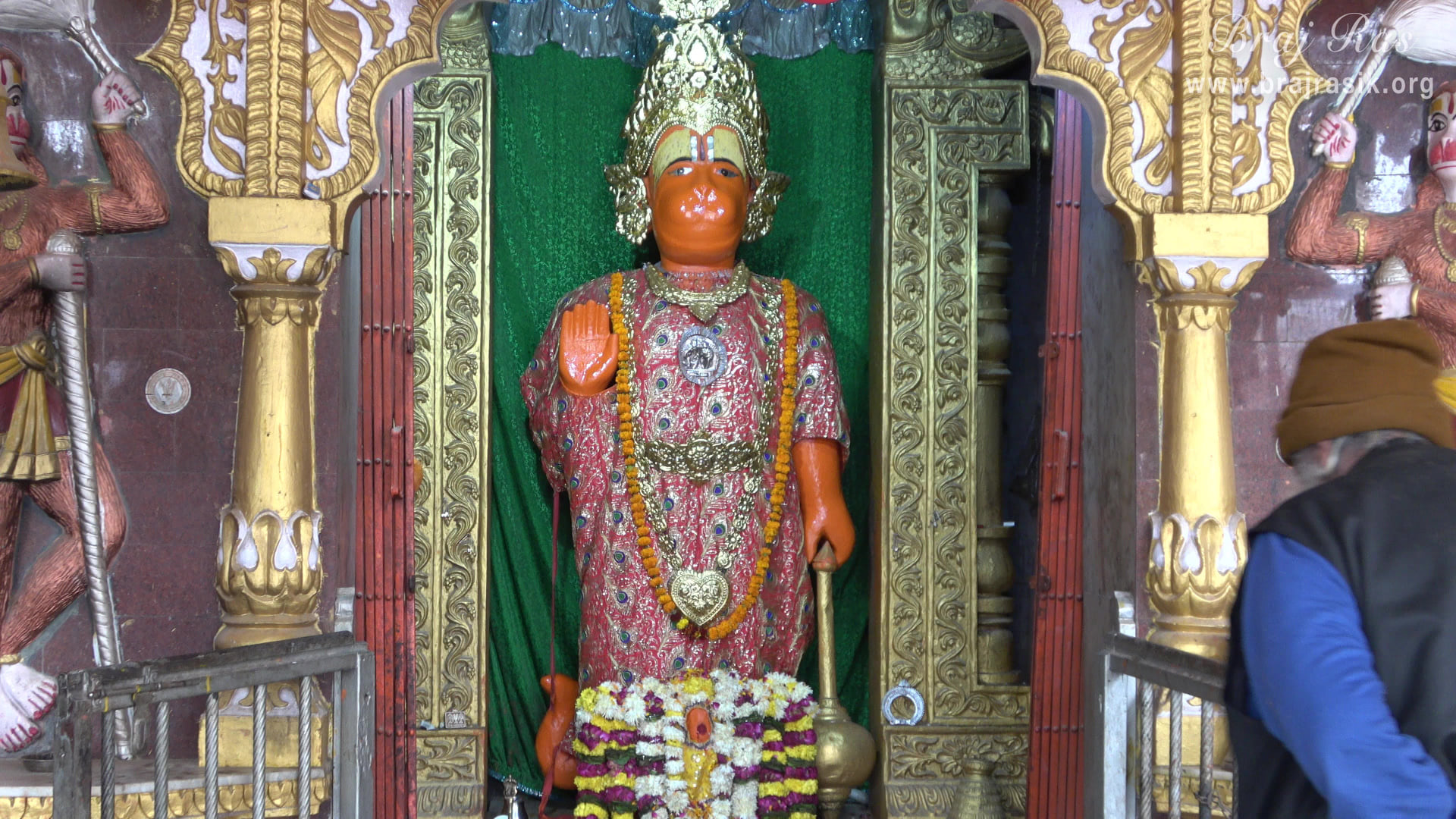 Close darshan of Shri Hanuman Ji at Hanuman Garhi Temple, Vrindavan.