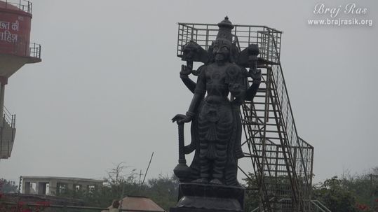 Lord Shri Hari's statue at Sankarshan Kund, Anyor, Govardhan.