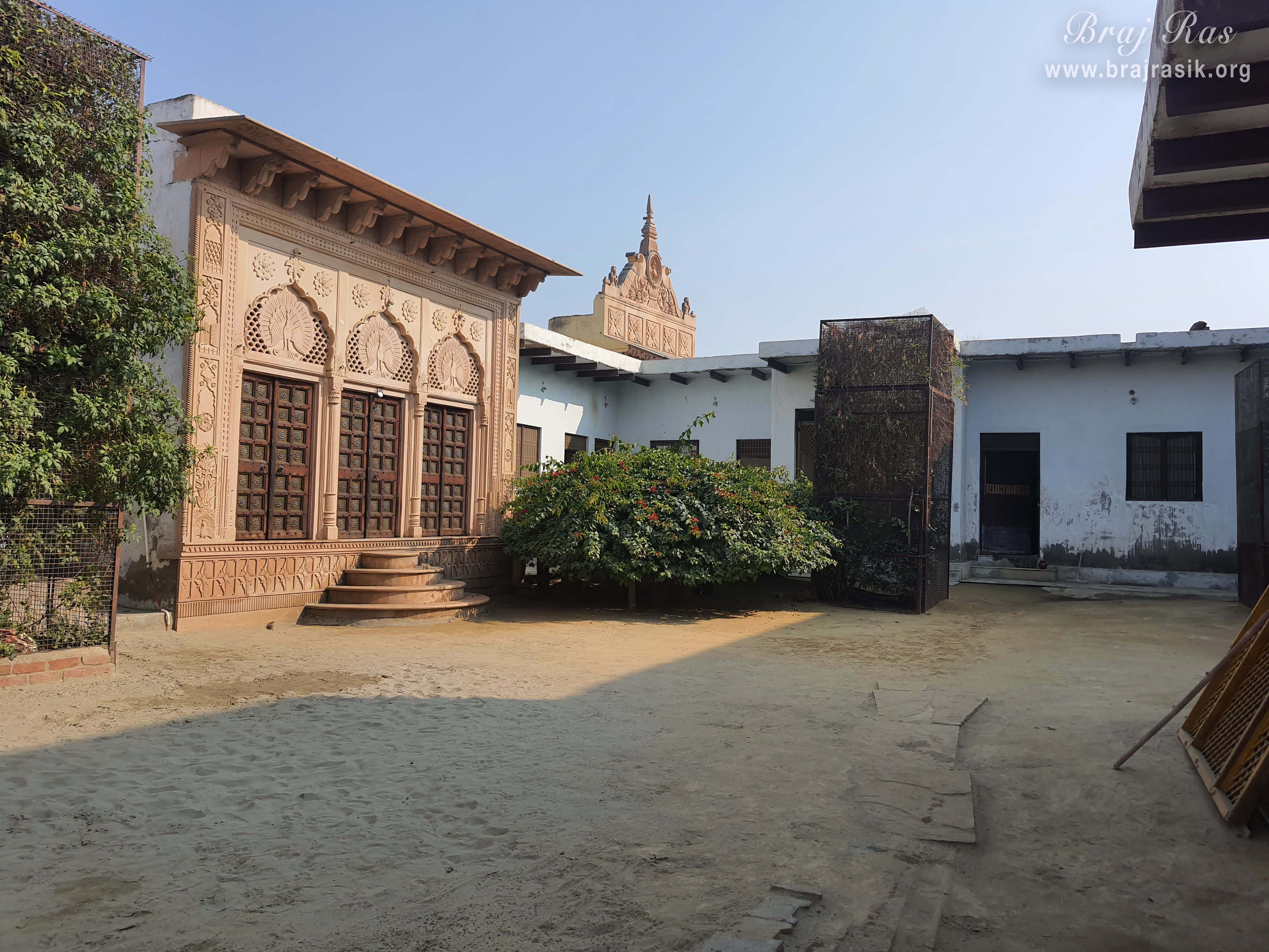 Worshipful deity of Shri Lalit Mohini Dev, a disciple of Shri Lalit Kishori Dev of Haridasi sect, "Shri Lalit Mohini Bihariji" resided here in this temple.