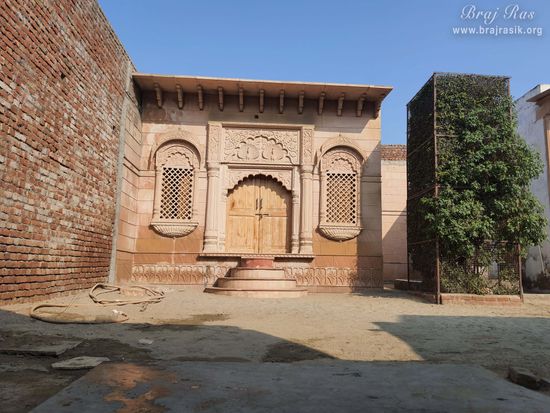  Earlier this was part of Nidhivan, but later with time, there is a section added with a wall. 