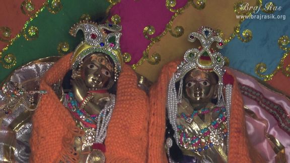 Close darshan of Shri Naval Bihari Biharini Ji inside Naval Bihari Temple at Naval Kund in Punchari, Govardhan 