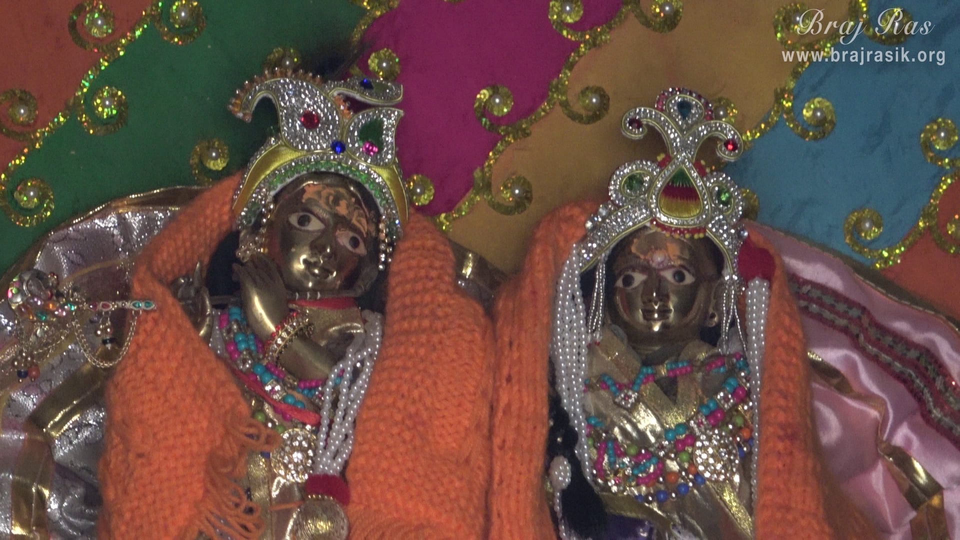 Close darshan of Shri Naval Bihari Biharini Ji inside Naval Bihari Temple at Naval Kund in Punchari, Govardhan 