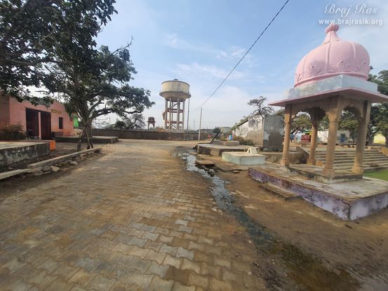 Lane towards Punchari Ka Lota, Govardhan near Apsara Kund and Naval Kund.
