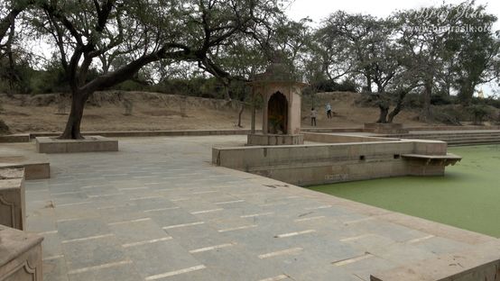 Beautiful view of the surroundings of Surbhi Kund in Govardhan.