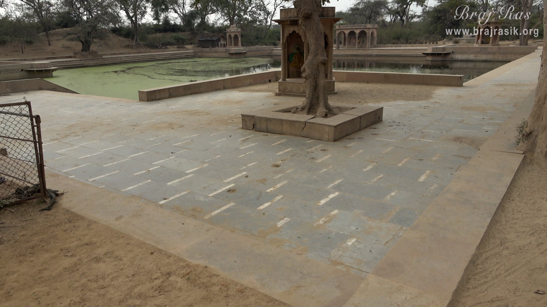 A soothing view of the surroundings of Surbhi Kund in Govardhan.