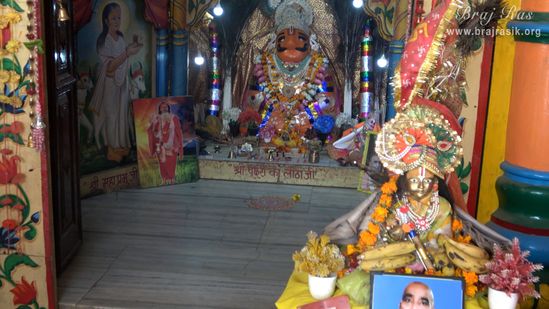 Darshan of baby Krishn and Punchari Ka Lautha in Govardhan.