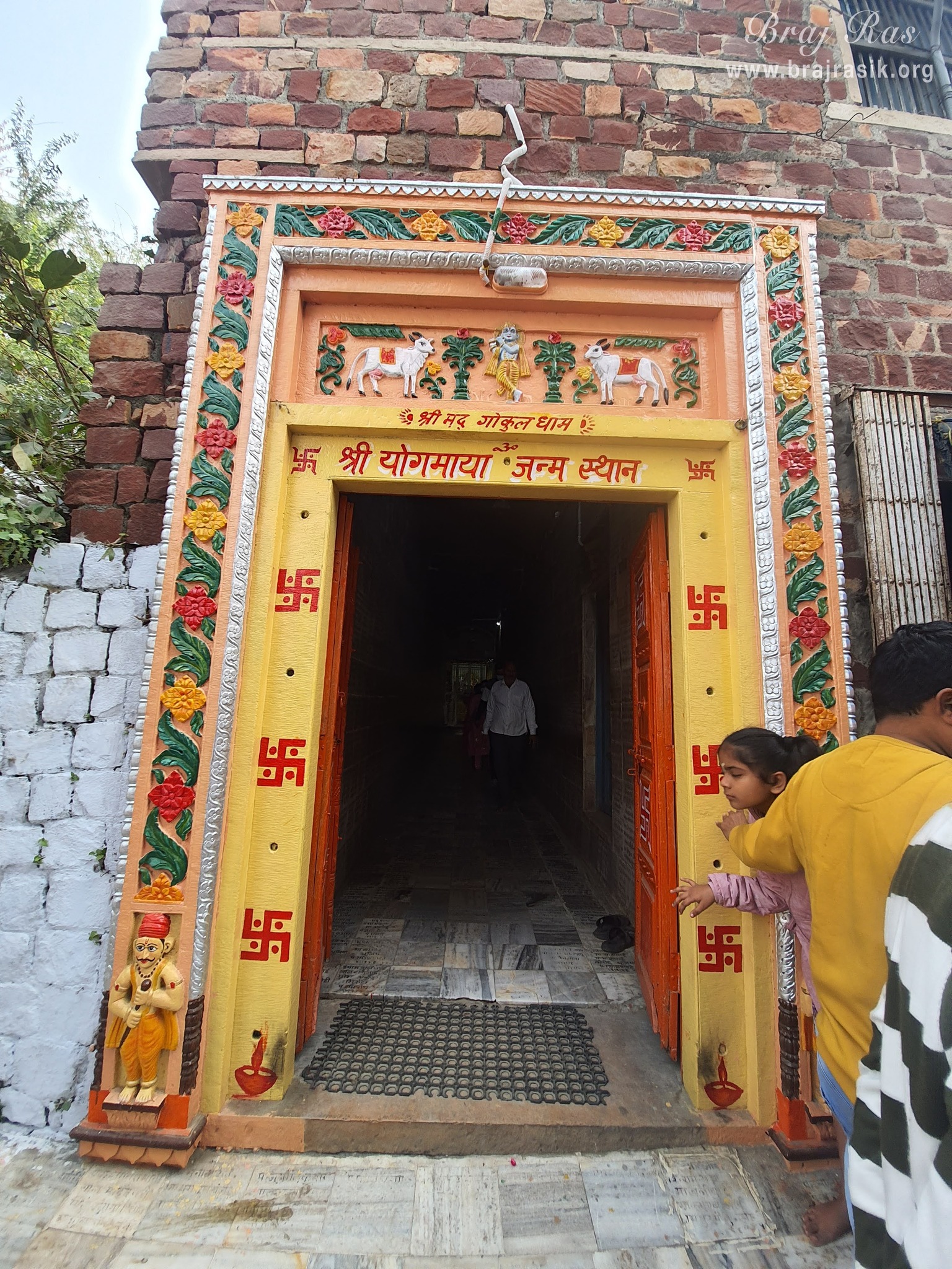View of the birthplace of Yogmaya at Shri Thakurani Ghat and Shri Govind Ghat in Gokul.