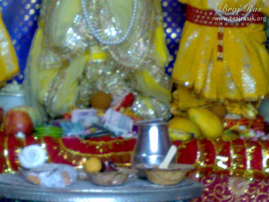Darshan of lotus feet of Shri Radha during Akshay Tritiya at Nidhivan, Banshichori Radharani Temple.