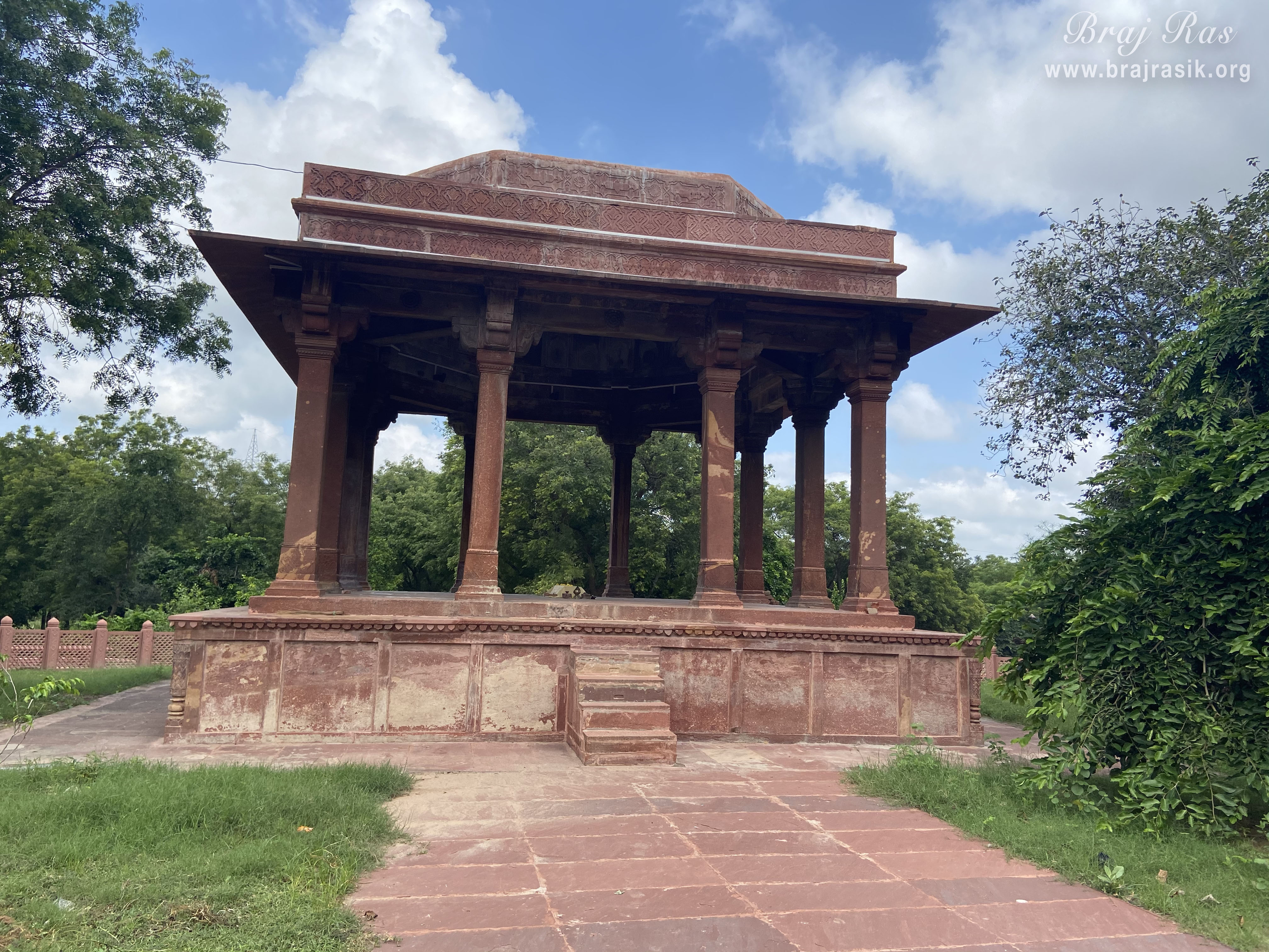 Distant view of Raskhan Samadhi